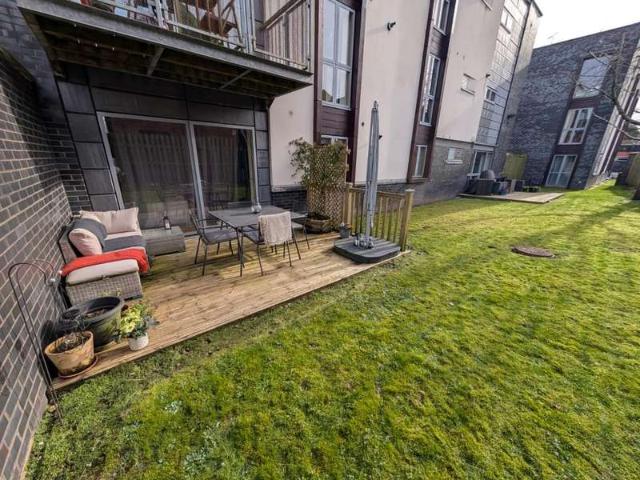Flat for sale in Georgia, Greater Manchester