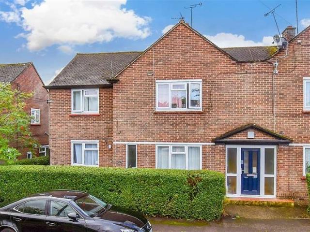 Flat for sale in Midway, Kent