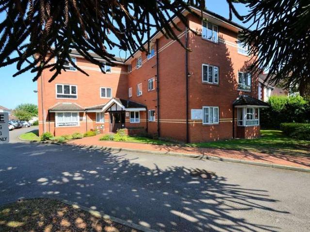 Flat for sale in Hazel Grove, Greater Manchester