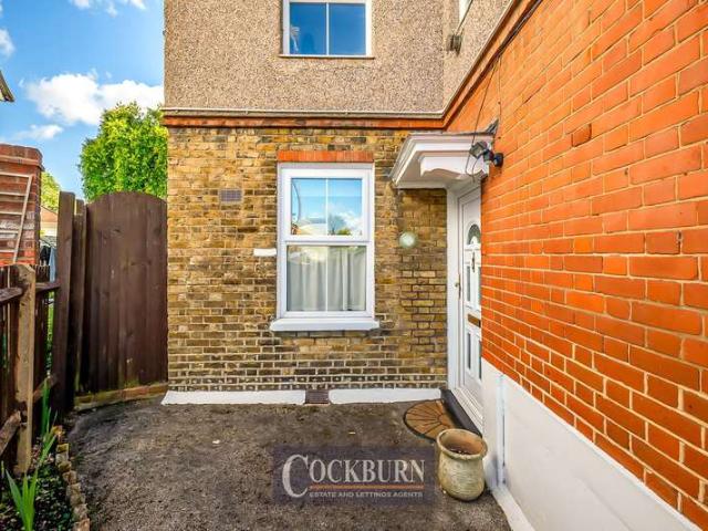 Flat for sale in Mottingham, Greater London