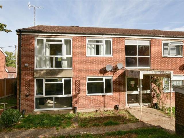 Flat for sale in North Holmwood, Mole Valley