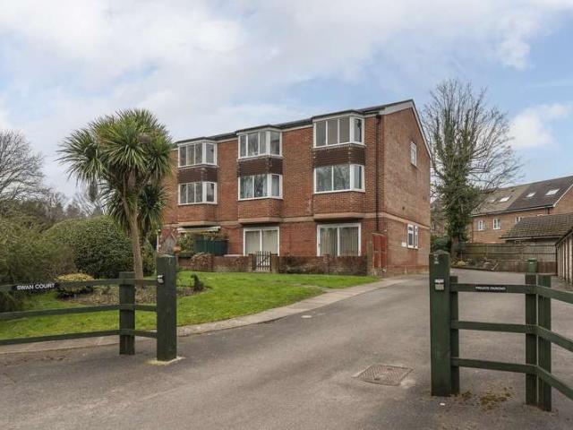 Flat for sale in Lowford, Helford