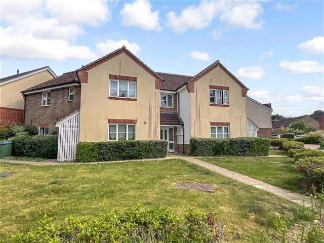 Flat for sale in Highwood, Horsham