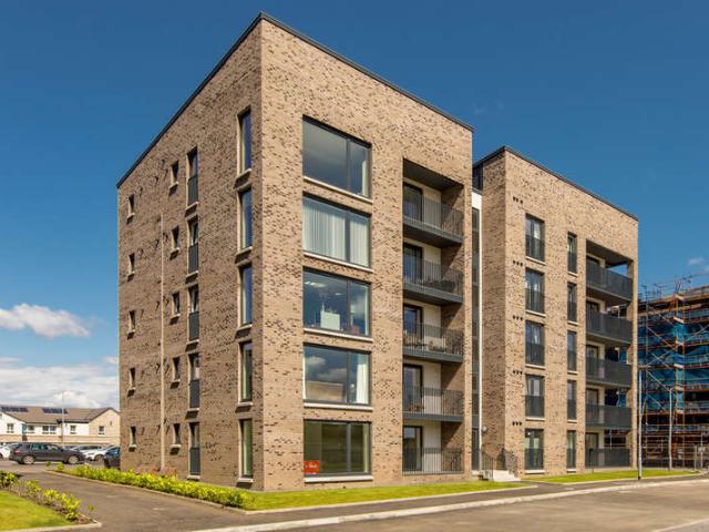 Flat for sale in Dumbarton, Scotland