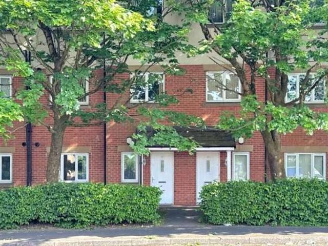 Flat for sale in Lee Bank, Greater Manchester