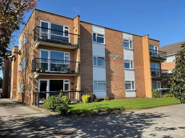 Flat for sale in Southport, Sefton
