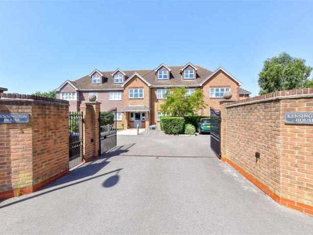 Flat for sale in Spring Vale, Hampshire