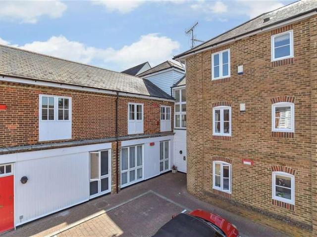 Flat for sale in St. Stephen's, The Bridge