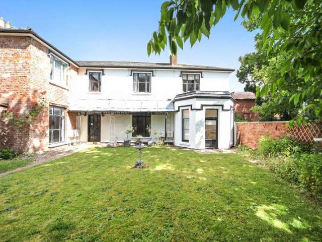 Flat for sale in Forthampton, Worcestershire