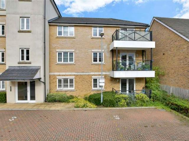 Flat for sale in Epping, Essex