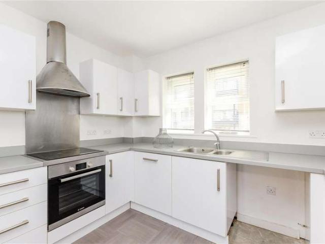 Flat for sale in Monks Orchard, Kent