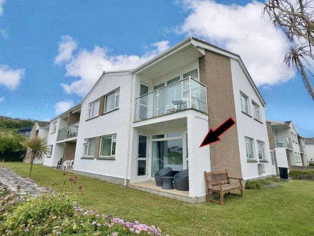 Flat for sale in Mawgan-in-Pydar, Mawgan Porth