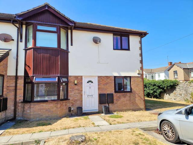 Flat for sale in Porthcawl, Nottage
