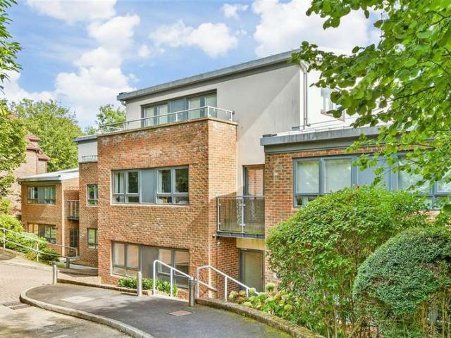 Flat for sale in London Borough of Croydon, Greater London
