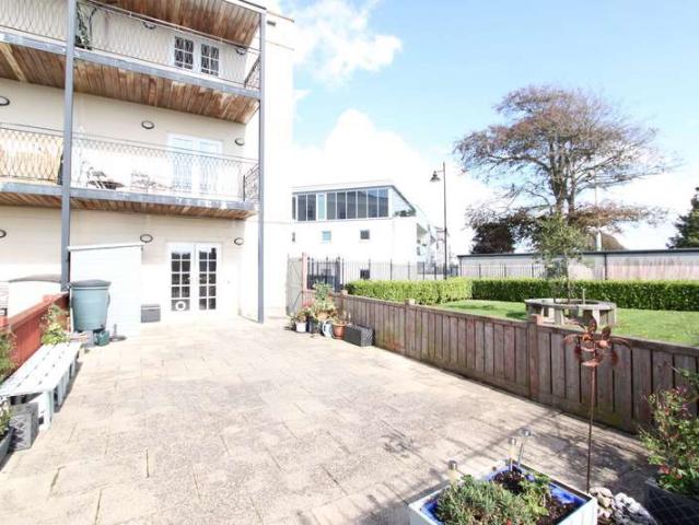 Flat for sale in Mount Wise