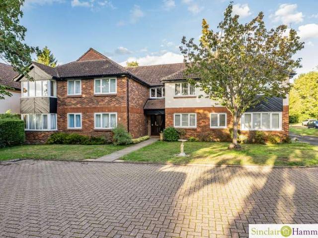 Flat for sale in London Borough of Bromley, Greater London