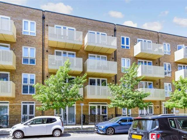 Flat for sale in Troy Town, Rochester