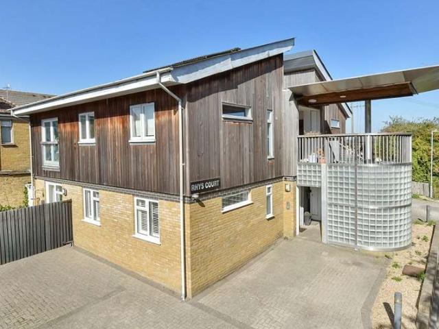Flat for sale in Teynham, Swale