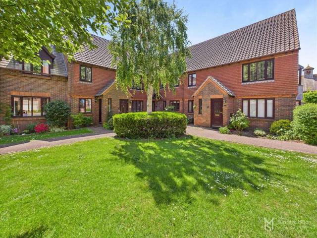 Flat for sale in Cross In Hand, East Sussex