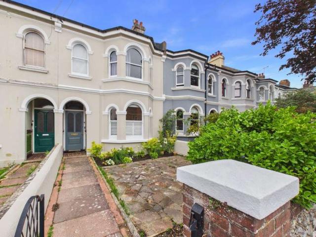 Flat for sale in West Worthing, Worthing
