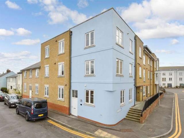 Flat for sale in Middle Deal, Ash