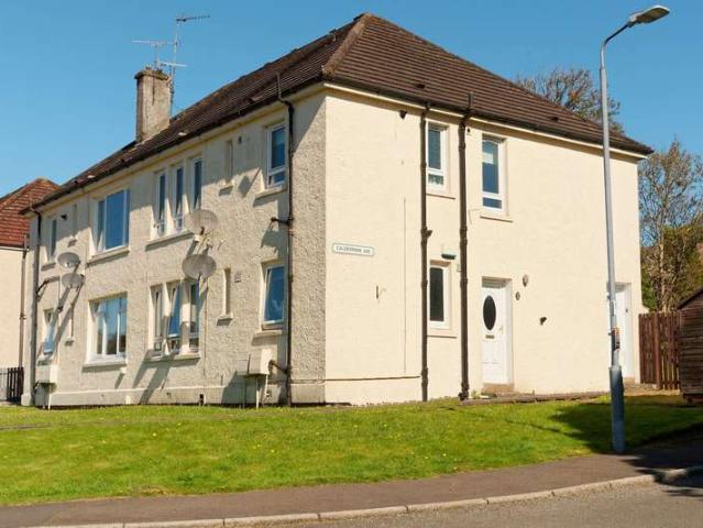 Flat for sale in Lochwinnoch, Scotland