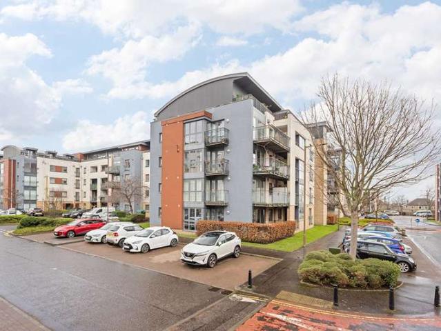 Flat for sale in East Pilton, Scotland