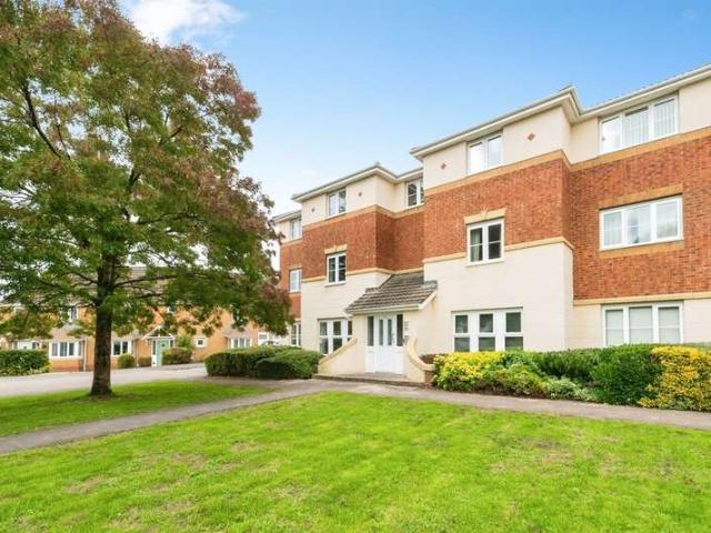 Flat for sale in Caerphilly