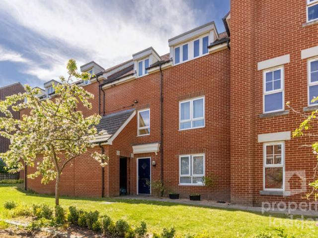 Flat for sale in New Catton, East Bank