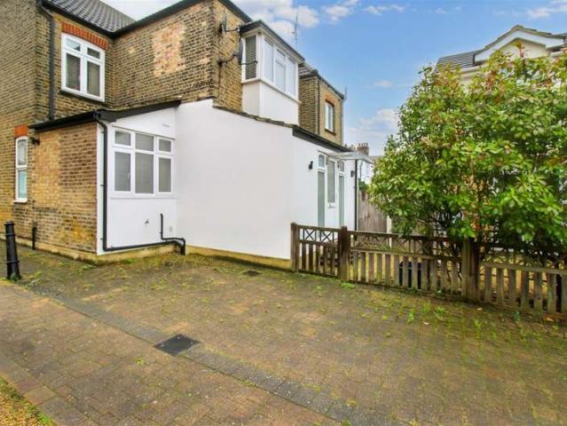 Flat for rent in Alton Barnes, Essex