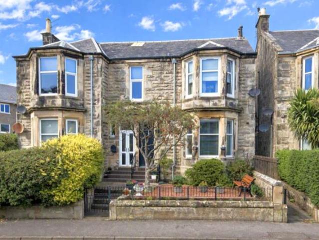 Flat for sale in West Kilbride, Scotland
