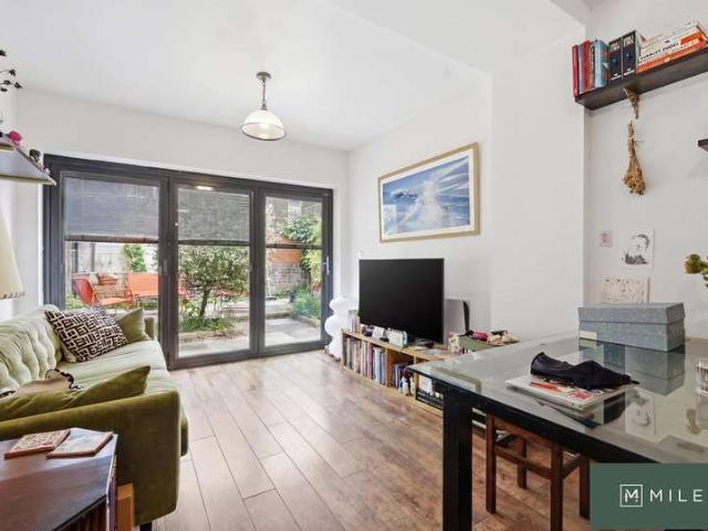 Flat for sale in College Park, Greater London