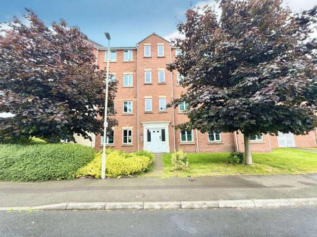 Flat for sale in Brierley Hill, West Midlands