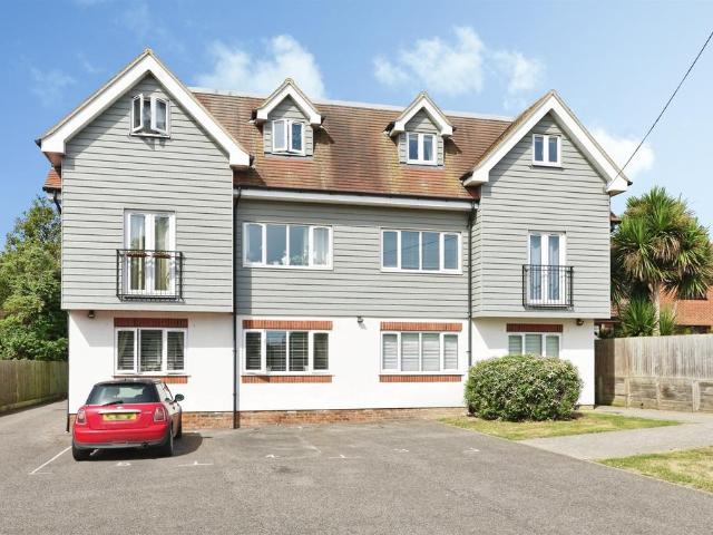 Flat for sale in Broad Oak, The Bridge