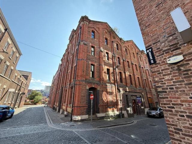 Flat for sale in Ropewalks, Calderstones