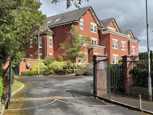 Flat for sale in Hazel Grove, Greater Manchester