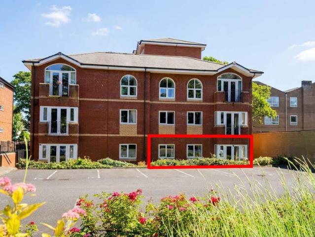 Flat for sale in Southport, Sefton