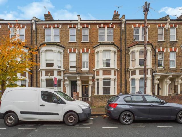 Flat for sale in Maida Hill, Greater London