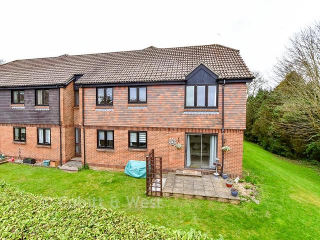 Flat for sale in Bolton Low Houses, Hampshire