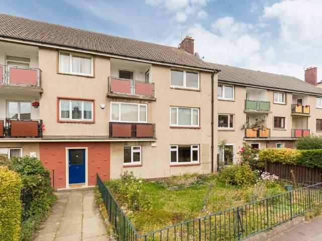 Flat for sale in Redhall, Scotland