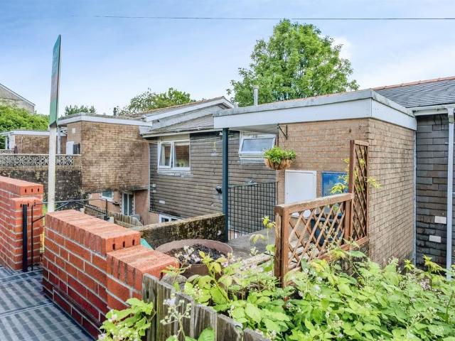 Flat for sale in Hilltop, Vale