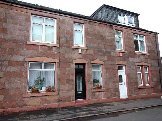 Flat for sale in Alexandria, Scotland
