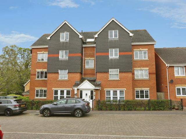 Flat for sale in Hedge End, Helford