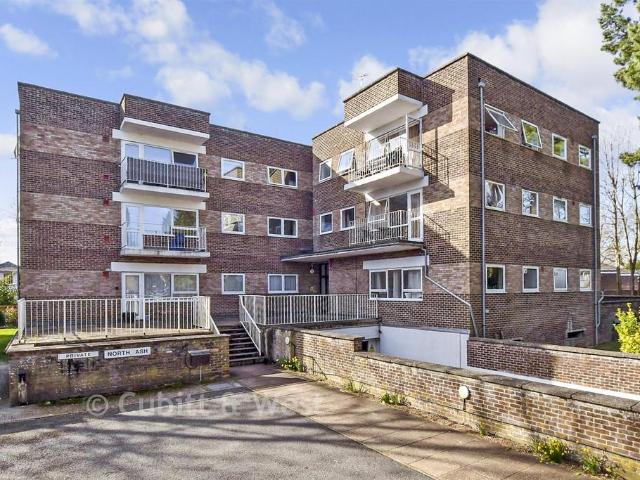 Flat for sale in Littlehaven, Horsham