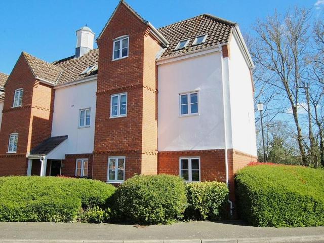 Flat for sale in Chedburgh, Suffolk