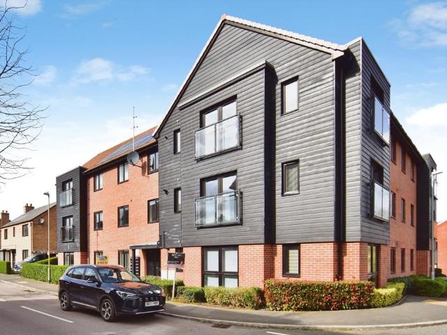 Flat for sale in Leybourne, Bourne Vale