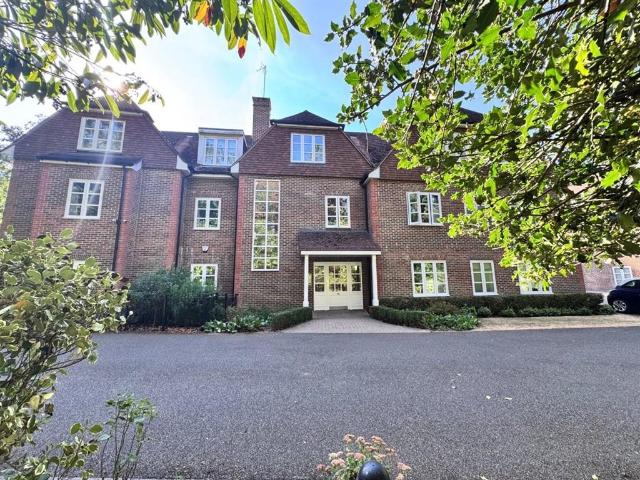 Flat for sale in Sunningdale