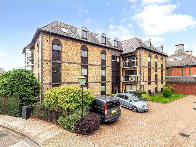 Flat for sale in Chichester, Littlecote