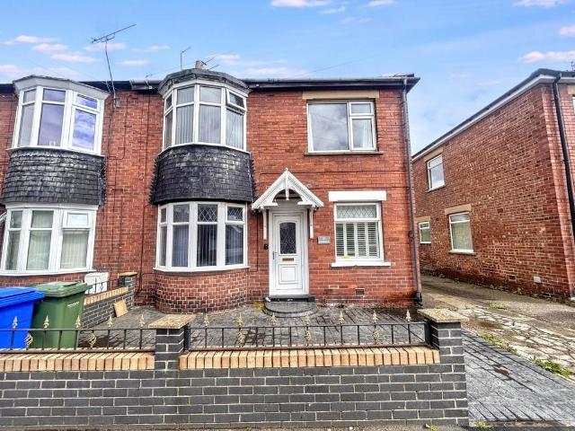 Flat for sale in Malvin's Close, Blyth