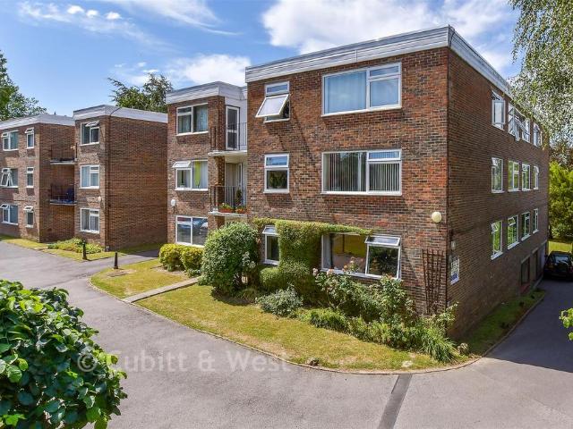 Flat for sale in Cross In Hand, East Sussex